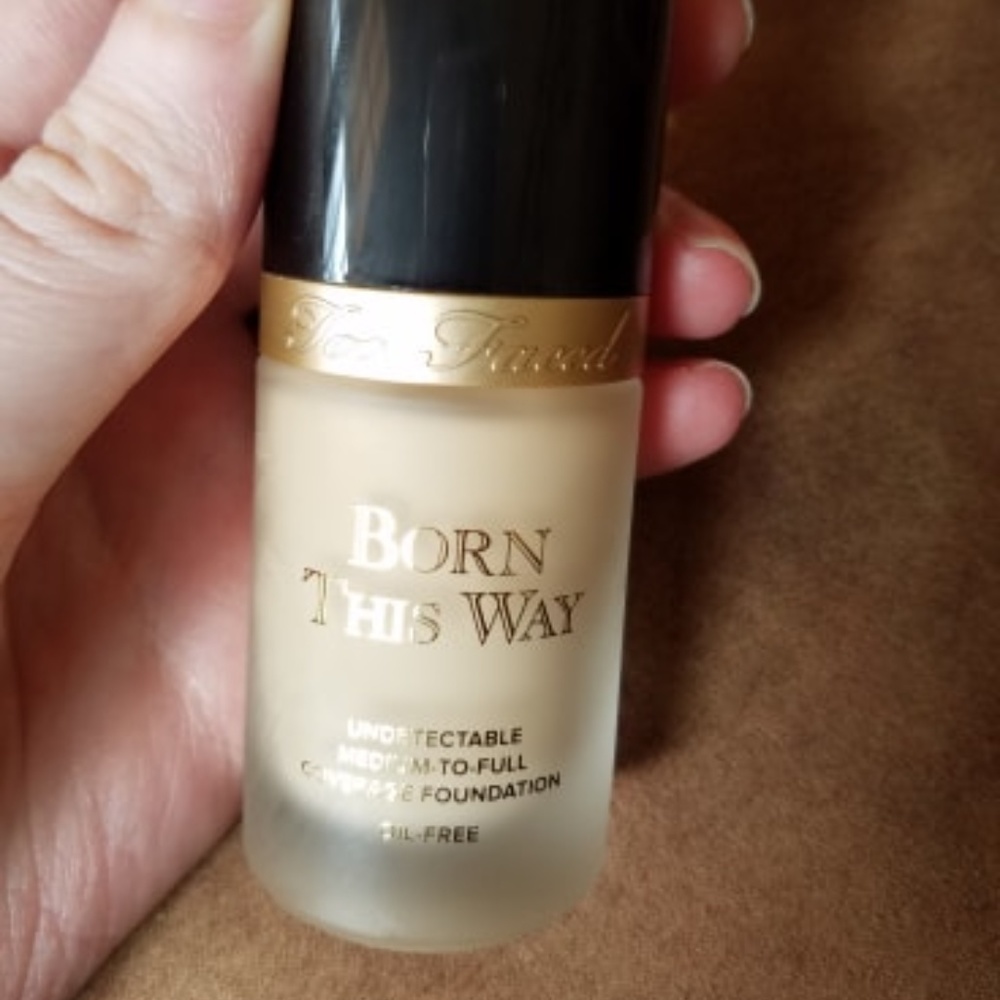 Too Faced Born This Way Foundation - Swan